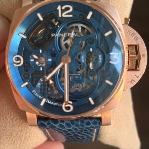 Alternative view of Panerai Luminor Submersible