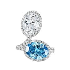 Lumen & Co. Oval Cut Diamond Toi et Moi Ring