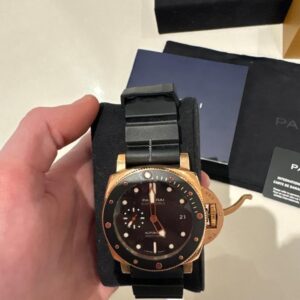 Alternative view of Panerai Submersible